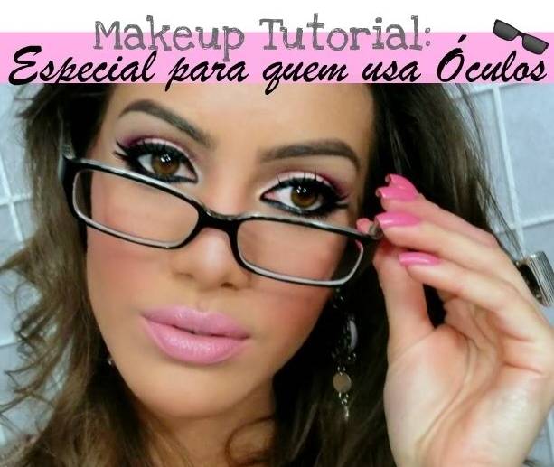 Camila Coelho com suas sobrancelhas bem feitas e maquiagem colorida, com delineado em cima e em baixo, em um tutorial para quem usa óculos